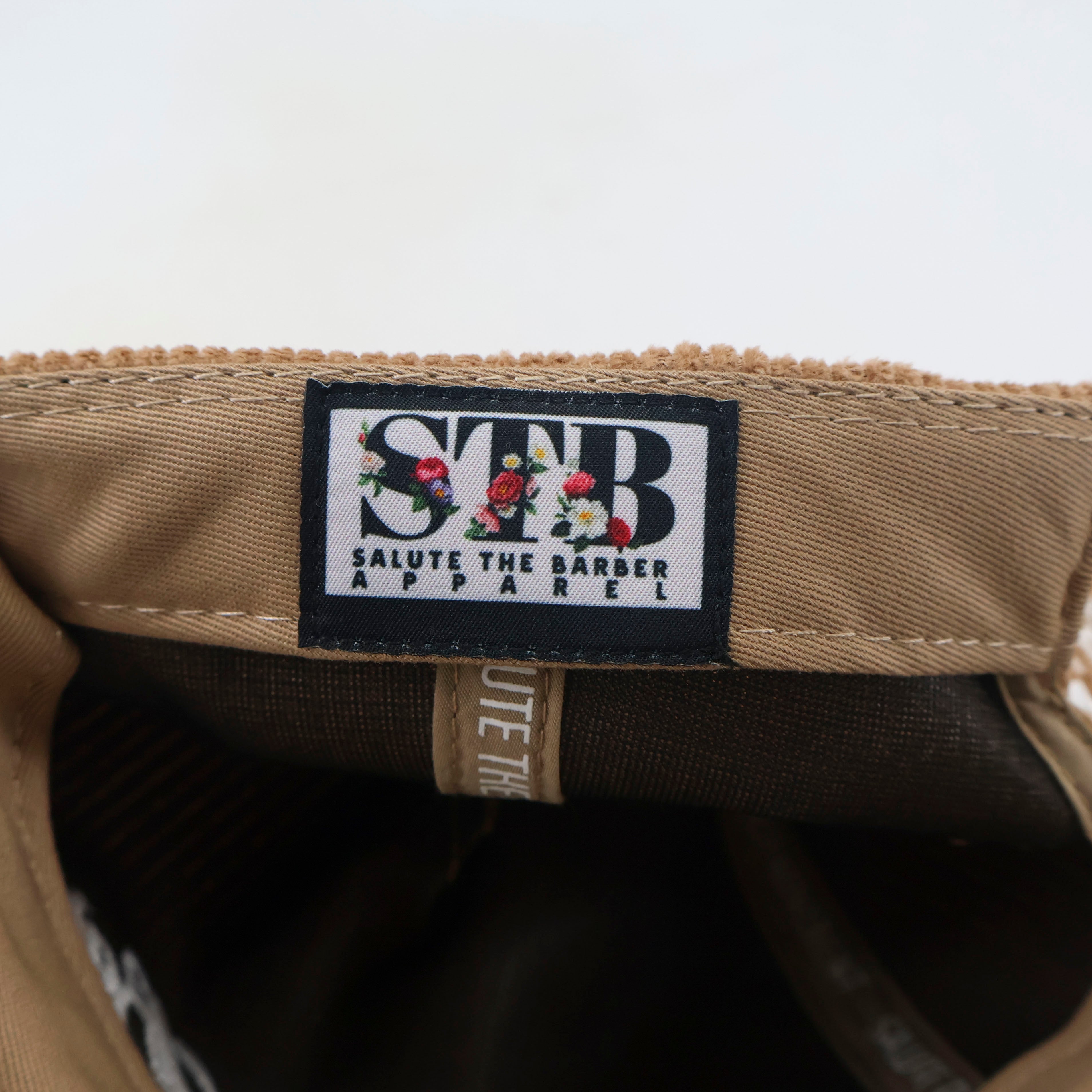 SALUTE THE BARBER™ Premium Tan Corduroy Snapback

Classic Style. Modern Culture. Respect The Craft.